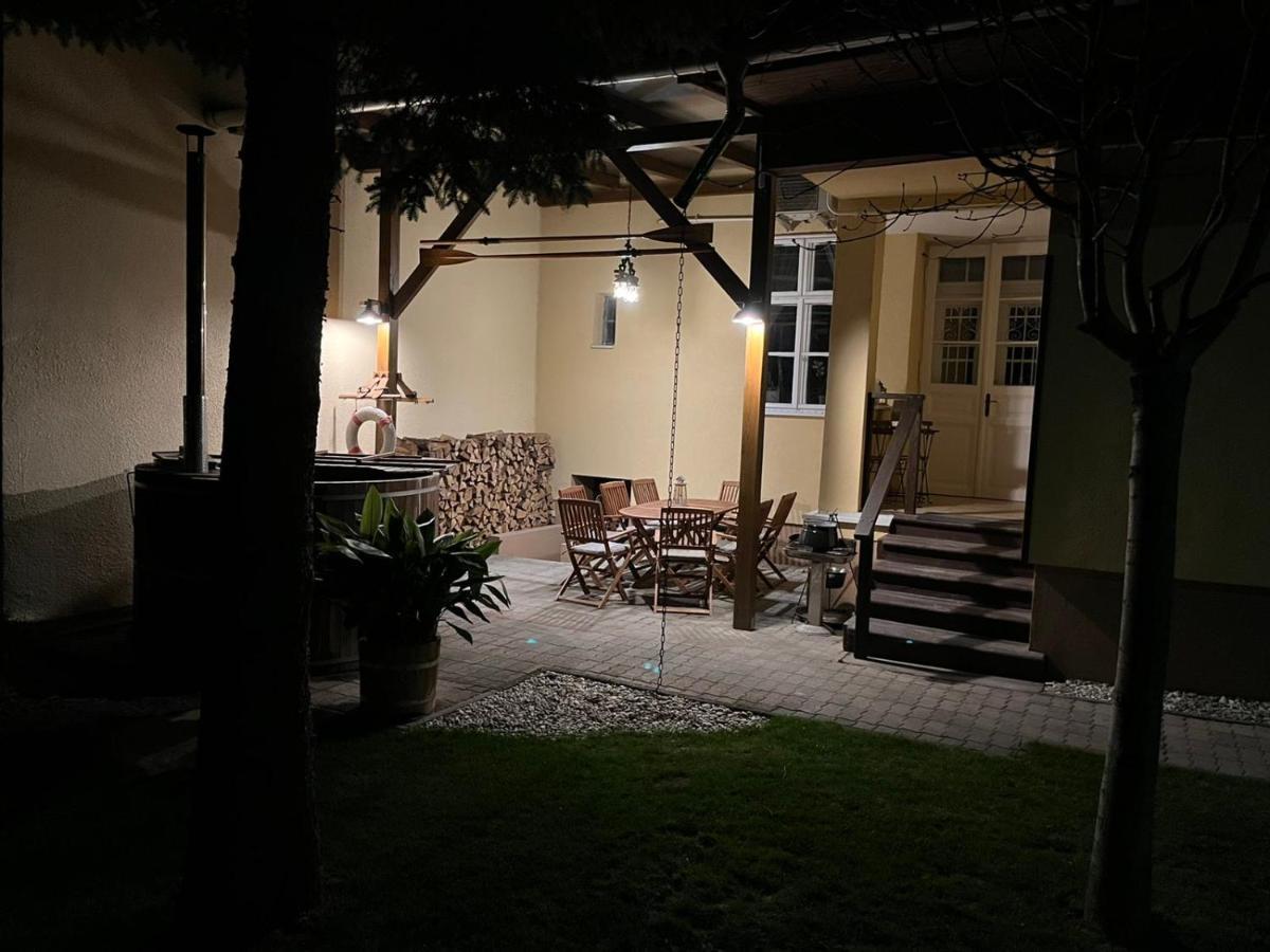 Abigel Vendeghaz Keszthely Villa Екстериор снимка